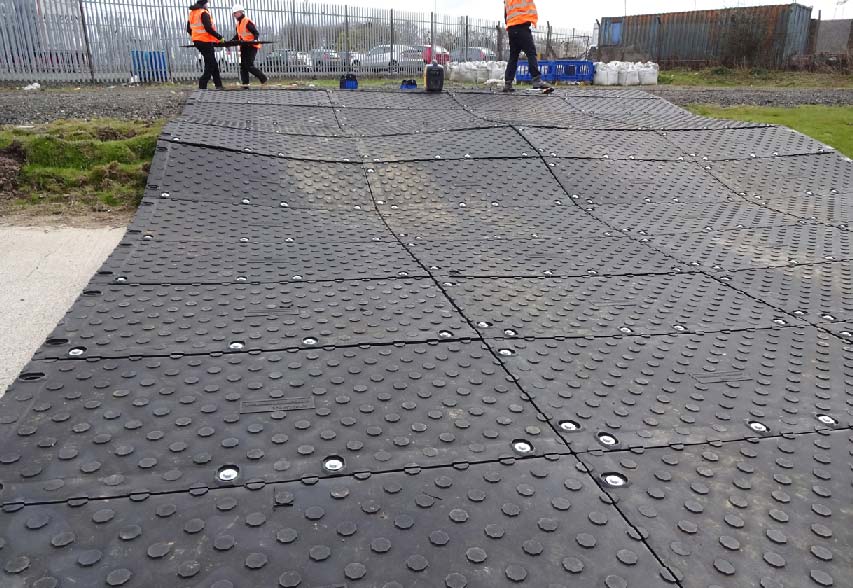 MaxiTrak heavy duty man-handleable ground protection and temporary roadway system